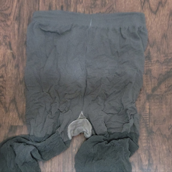 Worn sheer black pantyhose - Picture 3 of 5